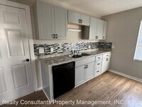 5844 Sir Knight Cir photo'