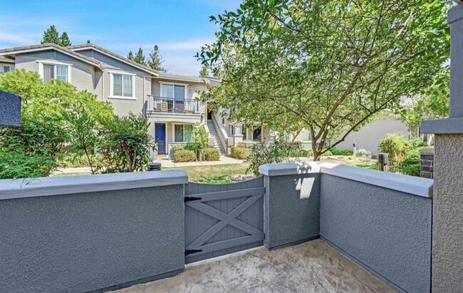 3404 Fostoria Way in Danville, CA - Building Photo - Building Photo