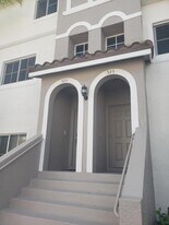 325 Bayfront Dr in Boynton Beach, FL - Building Photo