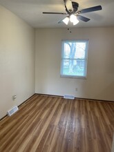 1505 SE Piccadilly St in Blue Springs, MO - Foto de edificio - Building Photo