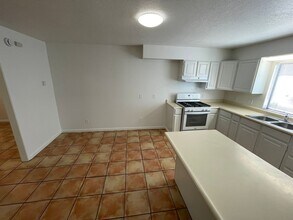 410 Ellwood Beach Dr in Goleta, CA - Building Photo - Building Photo