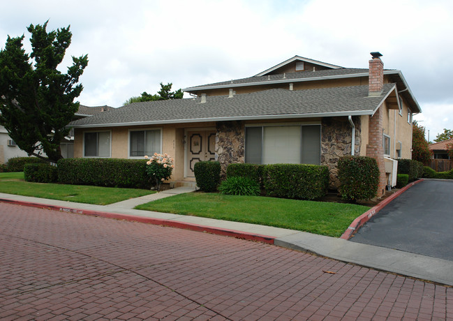 513 Granger Ter in Sunnyvale, CA - Building Photo - Building Photo