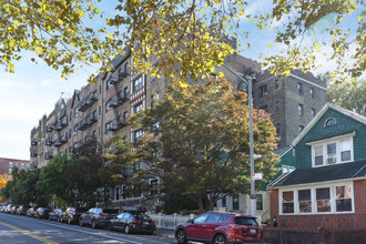 Crestwood in Brooklyn, NY - Foto de edificio - Building Photo