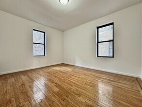 44 Bennett Ave in New York, NY - Building Photo - Building Photo