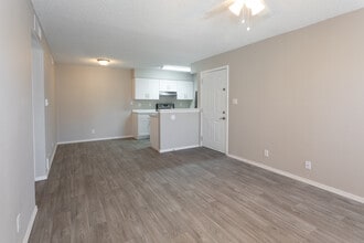 Park Place in Las Cruces, NM - Building Photo - Interior Photo