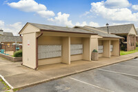 The Waterford Apartments in Little Rock, AR - Foto de edificio - Building Photo