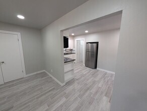 9 W Thatcher St in Edmond, OK - Building Photo - Building Photo