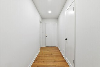 7138 Mobud Dr in Houston, TX - Building Photo - Building Photo