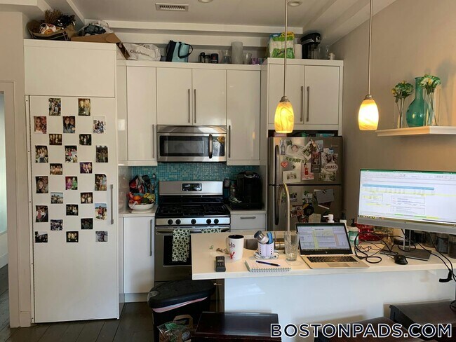 24 Washburn St, Unit 2 in Boston, MA - Building Photo - Building Photo