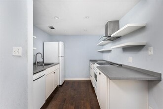 812 Winflo Dr in Austin, TX - Building Photo - Building Photo