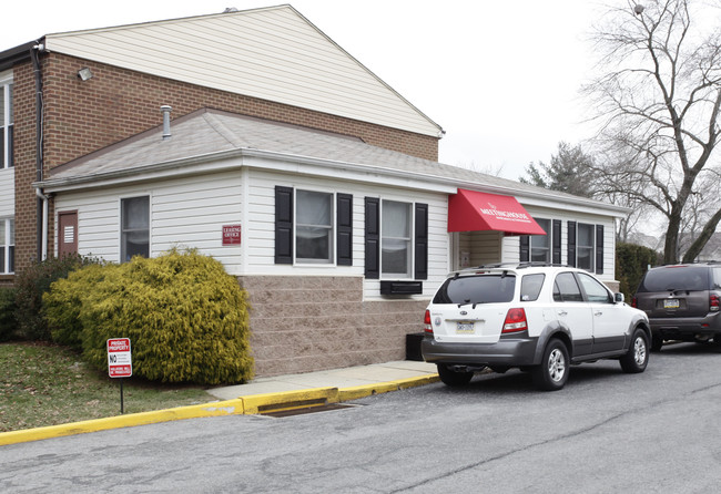 Meetinghouse Apartments & Townhouses in Boothwyn, PA - Building Photo - Building Photo