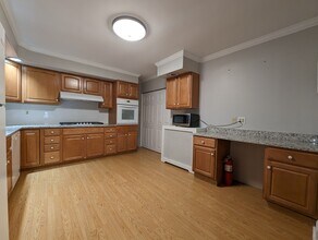 333 Conshohocken State Rd, Unit B in Gladwyne, PA - Foto de edificio - Building Photo