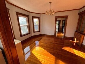 26 Sycamore St, Unit 2 in Somerville, MA - Building Photo - Building Photo