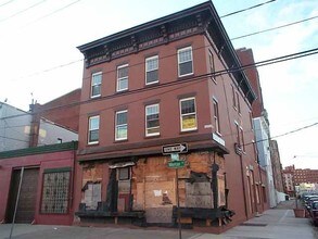 527 Mercer St in Jersey City, NJ - Building Photo - Building Photo
