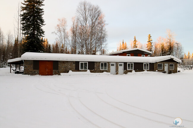 1931 Badger Rd, Unit 1 in North Pole, AK - Building Photo - Building Photo