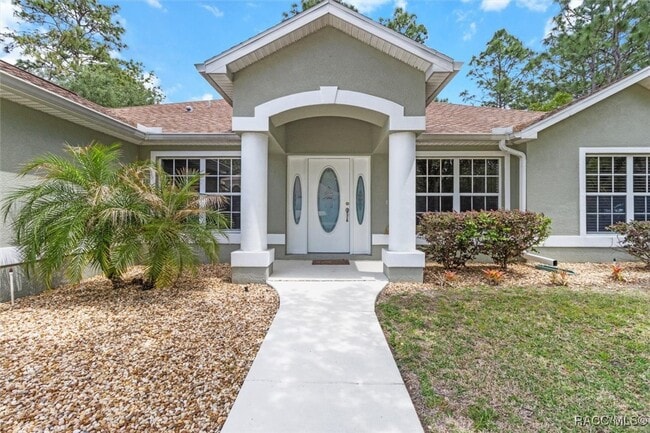 property at 17 Eugenia Ct N