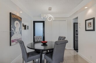 301 Golden Isles Dr in Hallandale Beach, FL - Building Photo - Building Photo