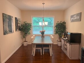 403 Franklin Ln in Acworth, GA - Foto de edificio - Building Photo
