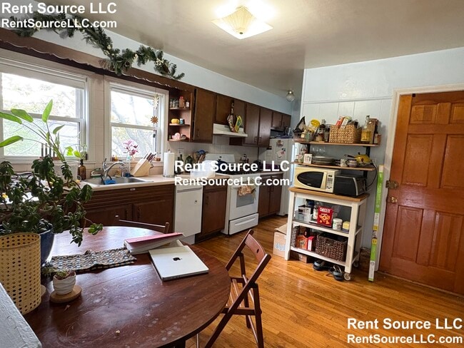 property at 19-21 Sartwell Ave