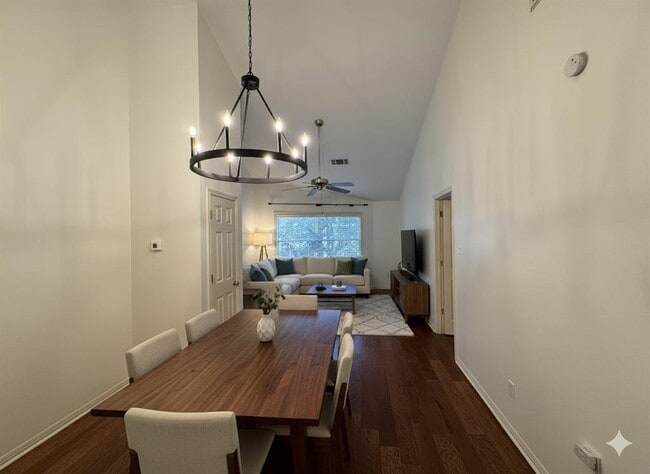 1811 W 39th St in Austin, TX - Building Photo - Building Photo