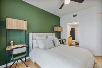 Metro Parc in Hialeah, FL - Building Photo - Interior Photo