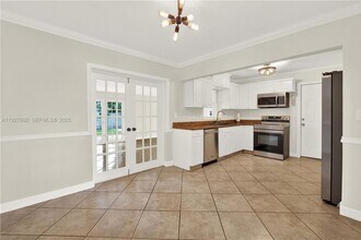 9312 SW 182nd St in Palmetto Bay, FL - Building Photo - Building Photo