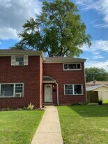 29 E Thorndale Ave in Roselle, IL - Building Photo