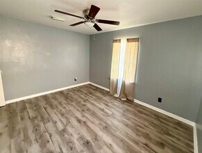 411 Elaine St in La Marque, TX - Building Photo - Building Photo