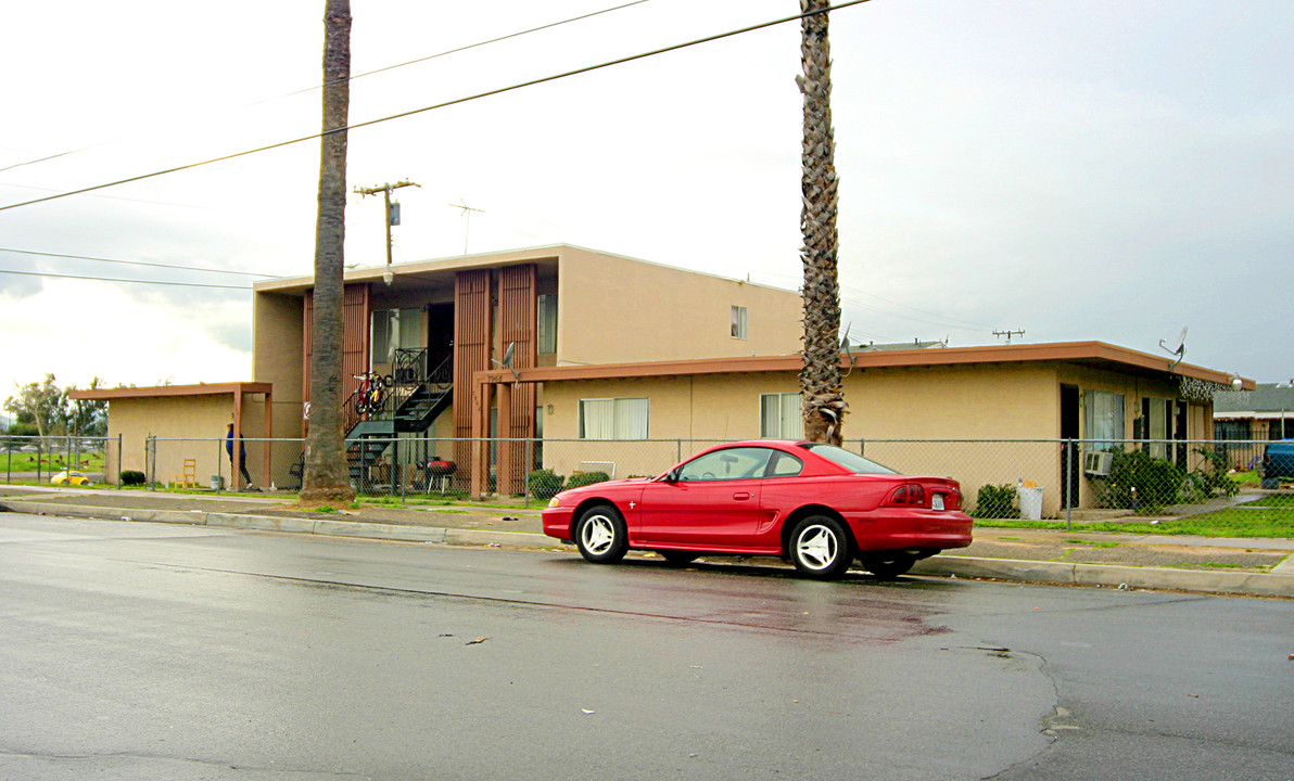 7968 Cunningham St in Highland, CA - Building Photo