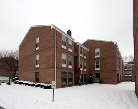 Center Post Village in Philadelphia, PA - Building Photo - Building Photo