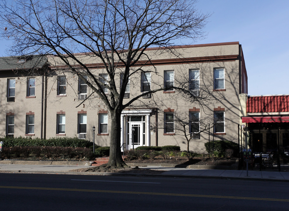 3224 Wisconsin Ave NW in Washington, DC - Building Photo