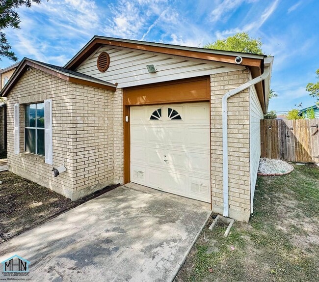 4013 Mystic Sunrise Dr in San Antonio, TX - Building Photo - Building Photo