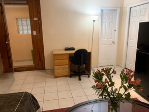 22 Mountain Way in West Orange, NJ - Building Photo - Building Photo