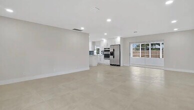 219 SE 13th St in Deerfield Beach, FL - Building Photo - Building Photo