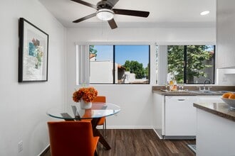 Casa Ciento in Orange, CA - Building Photo - Building Photo