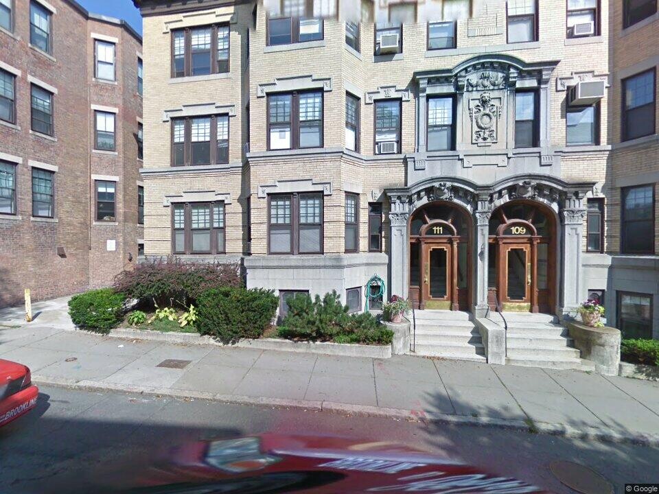 101 Saint Paul St, Unit 3R in Brookline, MA - Building Photo