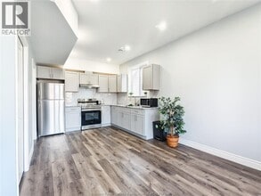 1013-1015 CALIFORNIA AVENUE in Windsor, ON - Building Photo - Building Photo