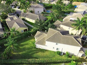 911 Phoenix Way in Weston, FL - Building Photo - Building Photo