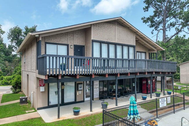 Pinehurst Apartments in Longview, TX - Building Photo - Building Photo