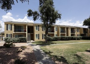 Avalon Springs in Midland, TX - Building Photo