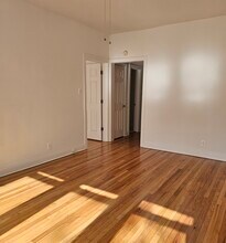 1026 W Loyola Ave, Unit 1 in Chicago, IL - Foto de edificio - Building Photo