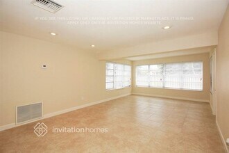 8800 NW 11th St in Pembroke Pines, FL - Building Photo - Building Photo