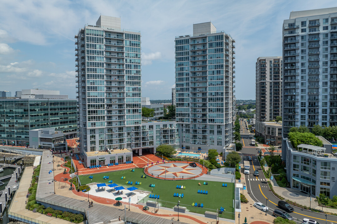 Beacon Harbor Point in Stamford, CT - Building Photo