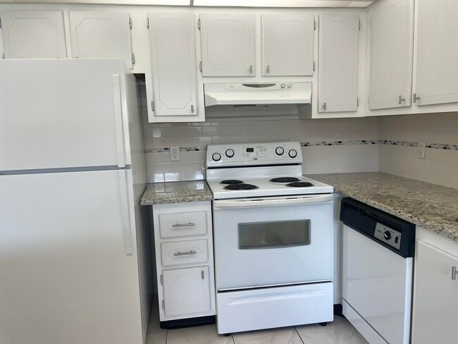 659 Brittany Ct in Delray Beach, FL - Building Photo - Building Photo