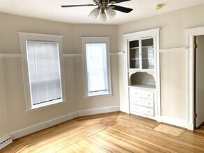 70 Conwell Ave in Somerville, MA - Building Photo - Building Photo