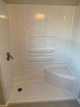 11 Winston Dr in Greece, NY - Foto de edificio - Building Photo