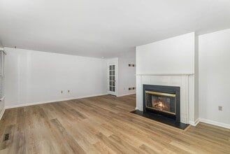 2039F Raleigh Rd in Hummelstown, PA - Building Photo - Building Photo