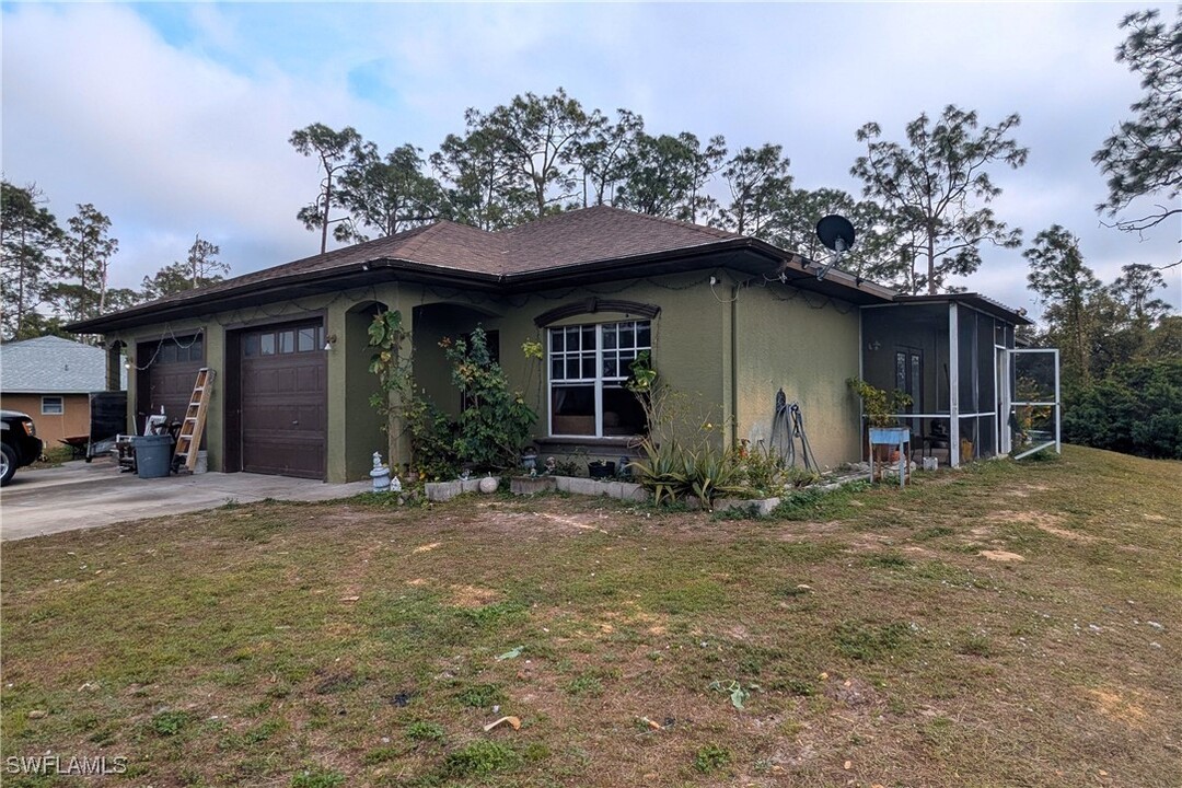 2435 George Ave S in Lehigh Acres, FL - Building Photo