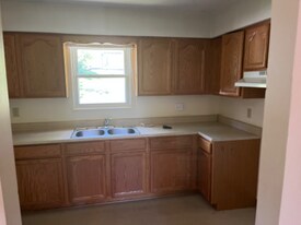 460 Grant St, Unit 1 in Sharon, PA - Building Photo