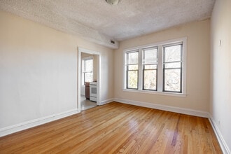 3523 N Racine Ave, Unit 2 in Chicago, IL - Building Photo - Building Photo